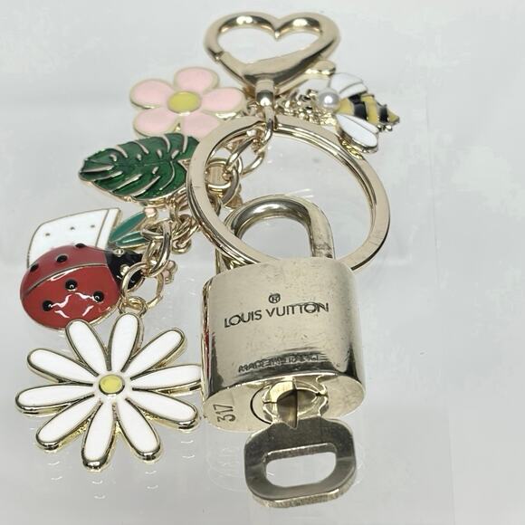 Louis Vuitton Lock & Key Set #317 with a Colorful Floral Charm Keychain - Picture 2 of 5